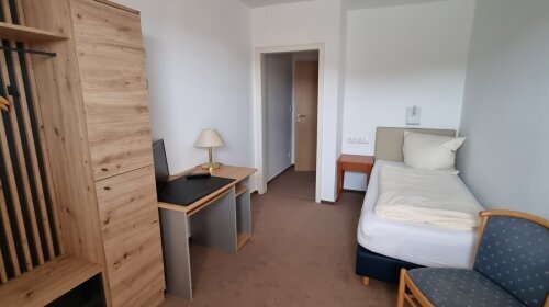 Standard Einzelzimmer 
( 1 x mit BAlkon, 2 x mit französ.Balkon) ECO