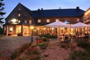 Sonnenhotel Hoher Hahn - Hotel-Außenansicht