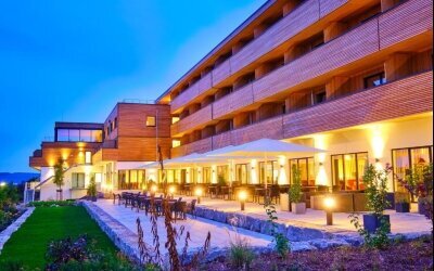 Sonnenhotel Weingut Römmert - Hotel-Außenansicht