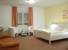Stadt-gut-Hotel Auerhahn - Zimmer