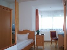 Stadt-gut-Hotel Auerhahn - Zimmer
