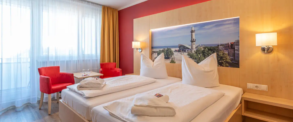 20m²• Stadtblick• Treppe• Essbereich• Zimmertresor• Schränke im Zimmer• Telefon• Separater Toilettenbereich• Schallisoliertes Zimmer• Heizung• Dusche• Föhn• Bettwäsche und Handtücher vorhanden• Toilettenartikel• TV• Rauchmelder• Körperseife• Safe ist groß