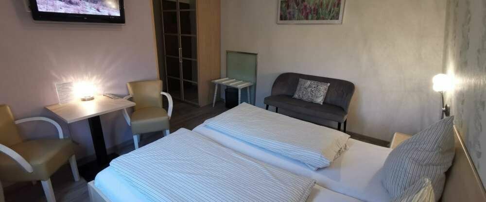 . Geschmackvoll und zeitgemäß sind die Standard Doppelzimmer mit dem nötigen Komfort, aber ohne großen Luxus.