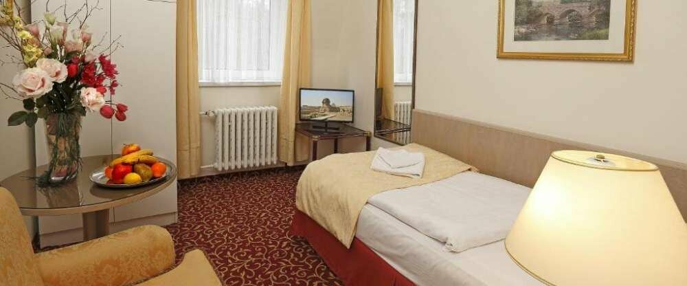 Diese ruhigen Zimmer im Nebenhaus Hotel Romania bieten Blick auf den Innenhof. 