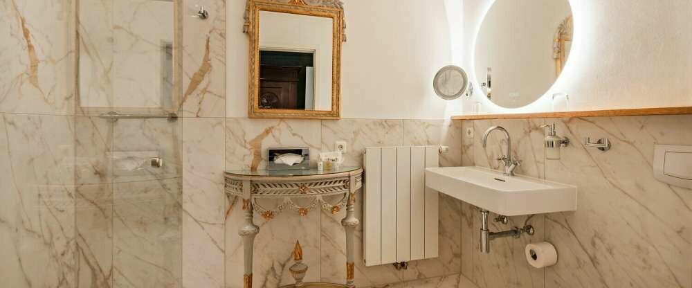 Badezimmer Westgebäude