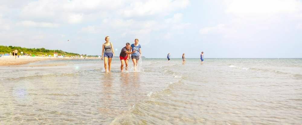 Unser Ostsee Resort Dampland verfügt über einen vier kilometerlangen Sandstrand entlang der weiten Ostseeküste. 