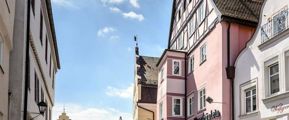 Das Hotel liegt am wunderschönen Marktplatz der Stadt Wemding.