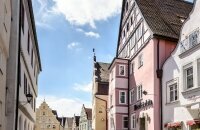 Das Hotel liegt am wunderschönen Marktplatz der Stadt Wemding.