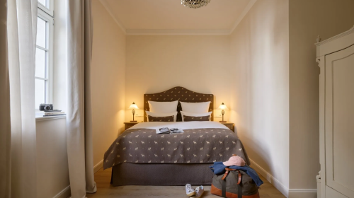 geräumiges Appartement mit getrennten Wohn- & Schlafbereich im Kutscherhaus - mit eigener Terrasse