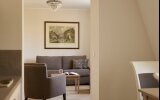 geräumiges Appartement mit getrennten Wohn- & Schlafbereich im Kutscherhaus
mit einer Schlafcouch, die wir für 1-2 Kinder aufbetten können