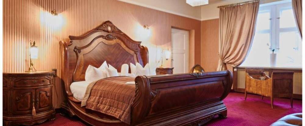 Die geräumige Suite bietet eine Kaffeemaschine, Heizung sowie ein eigenes Badezimmer mit einer Badewanne oder einer Dusche. Außerdem bietet die Suite einen Flachbild-TV. Die Wohneinheit ist mit 2 Betten ausgestattet.