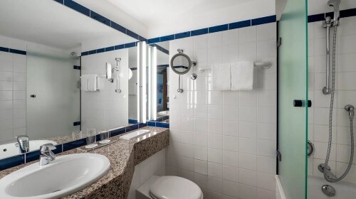 Sunday Hotel Wismar - Badezimmer