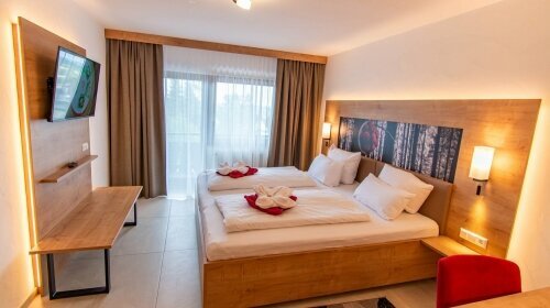 Die Superior Apartments bieten eine großzügige Wohnfläche in Verbindung mit moderner und 
hochwertiger Einrichtung. Neben einem Balkon/Terrasse verfügen die Wohnungen über zwei 
Schlafzimmer mit Kingsize-/Queensize-Doppelbetten und über ein separates od