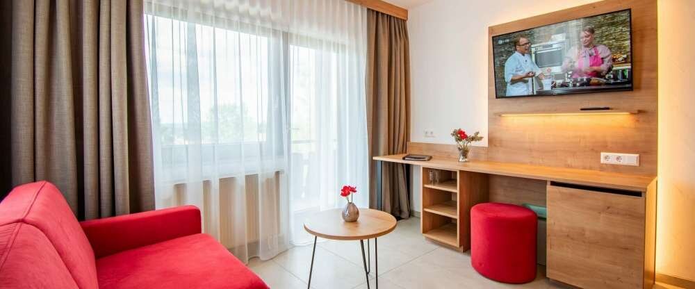 Die Superior Apartments bieten eine großzügige Wohnfläche in Verbindung mit moderner und hochwertiger Einrichtung. Neben einem Balkon/Terrasse verfügen die Wohnungen über zwei Schlafzimmer mit Kingsize-/Queensize-Doppelbetten und über ein separates od