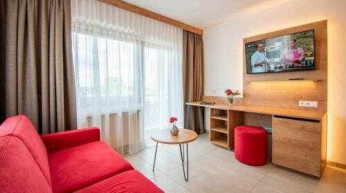 Die Superior Apartments bieten eine großzügige Wohnfläche in Verbindung mit moderner und 
hochwertiger Einrichtung. Neben einem Balkon/Terrasse verfügen die Wohnungen über zwei 
Schlafzimmer mit Kingsize-/Queensize-Doppelbetten und über ein separates od