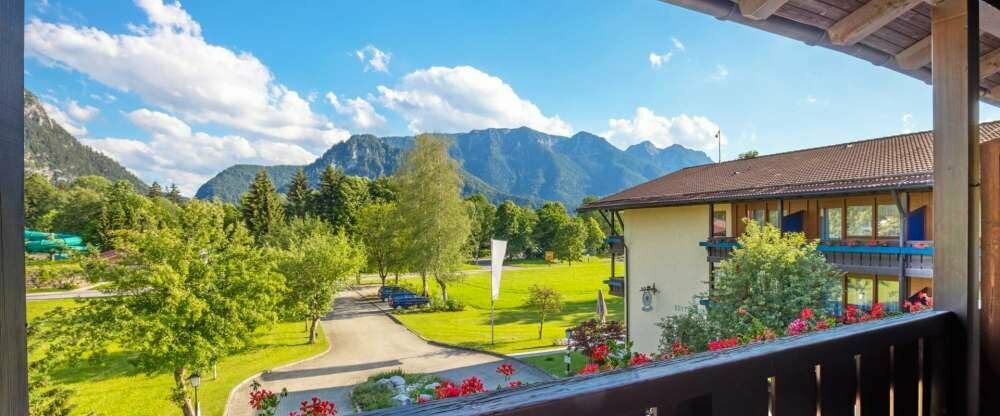 1,80 x 2,00 m Doppelbett + z.T. ein Zustellbett Platz für ein Babybett Hunde erlaubt, 15 EUR pro Nacht