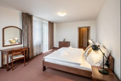 Superior Doppelzimmer mit Balkon, Quelle: Pytloun Wellness Hotel Hasistejn