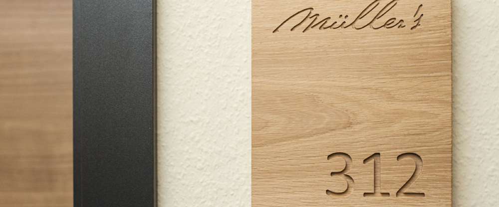 Unere Superior-Suiten (70 qm) sind das Aushängeschild des Landhotels. Sie bieten einen herrlichen Blick über Mespelbrunn und das Elsavatal und sind in einen getrennten Wohn- und Schlafbereich eingeteilt. Großzügige Ausstattung mit Schreibtisch, Telefon, S