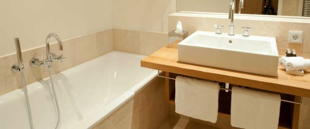  Superior-Zimmer Salzburg Badezimmer