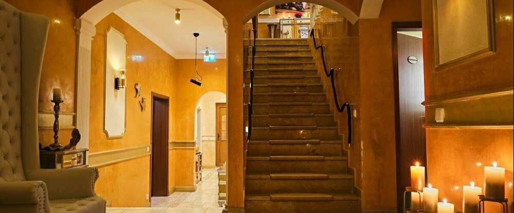 Sweet Poison Rooms - Hotel-Innenansicht