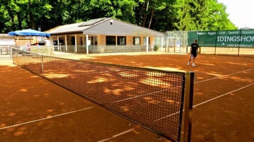 Tennis-Außenplatz (kostenfrei für Hotelgäste)