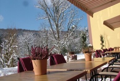 Terrasse, Quelle: Roomingtons Hotel Franziskushöhe Lohr