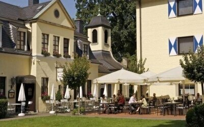 Terrasse Parkhotel Schloss Hohenfeld