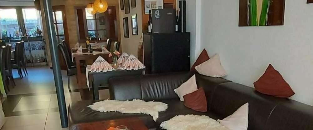 Lounge- und Barbereich