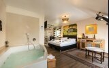 Themensuite im Gästehaus mit Sauna, Innenwhirlpool und nach Verfügbarkeit mit Wasserbett