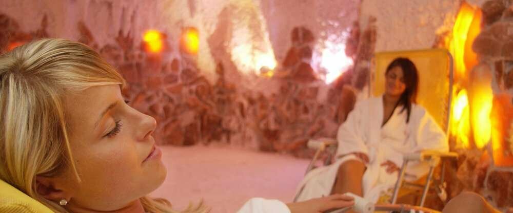 THERME-Meersalzgrotte-Umgebung. (mit freundl.genehm.)