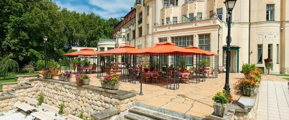 Thermia Palace ***** - Sommerterrasse