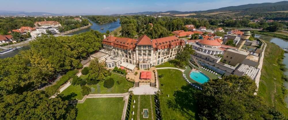 Thermia Palace ***** - Umgebung