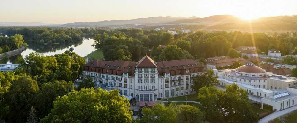 Thermia Palace ***** - Umgebung