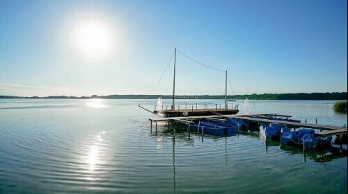 Erkunden Sie den Rangsdorfer mit einem Tret- oder Ruderboot. Der Verleih erfolgt über die Rezeption. 