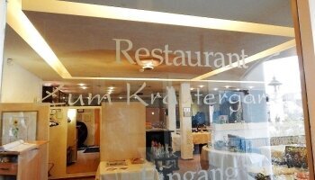 Der Eingang zum Restaurant "Zum Kräutergarten"!