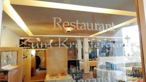 Der Eingang zum Restaurant "Zum Kräutergarten"!