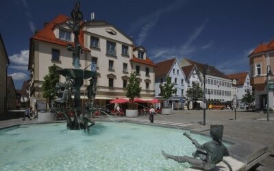 Ehinger Marktplatz - und brunnen