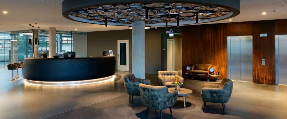 V8 HOTEL Neubau Rezeption