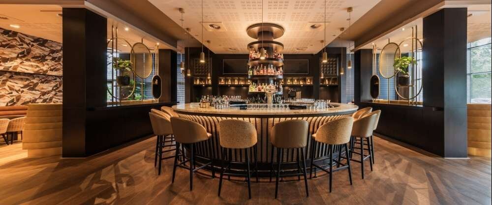 Beau Bar