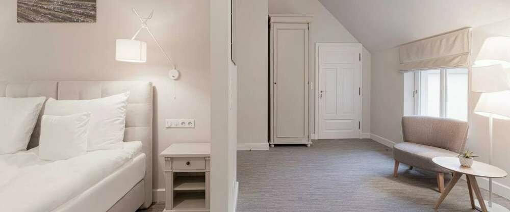 Vierbettzimmer mit Gartenblick (Zimmer 7)