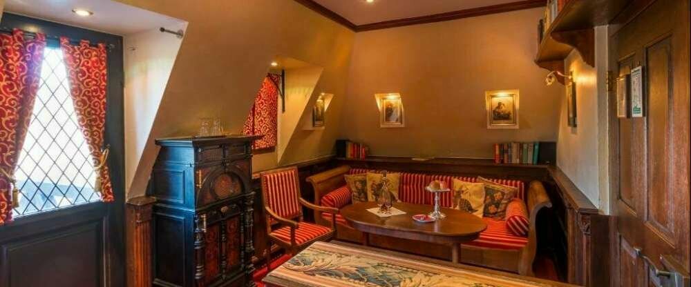 Viereck - Turmkemenate Nr. 35