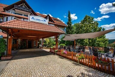 Vital- und Wellnesshotel Albblick - Hotel-Außenansicht, Quelle: Vital- und Wellnesshotel Albblick
