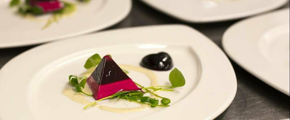 Verwöhn-Pension: Frühstücksbuffet Nachmittagsbuffet 6-Gänge Wahlmenü