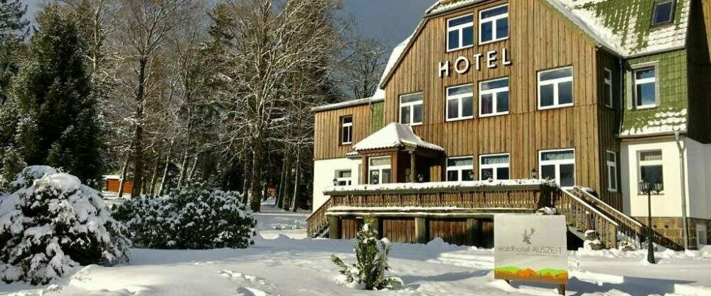 waldhotel AUSZEIT - Hotel-Außenansicht
