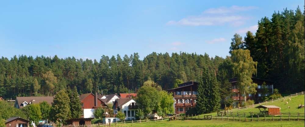 Waldhotel Bächlein - Hotel-Außenansicht