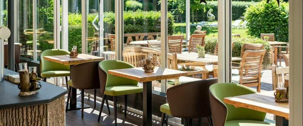 Waldhotel Tannenhäuschen - Spa-Bar