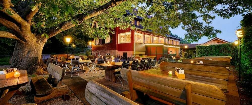 Idyllische Wanderhütte, ca. 900 m vom Hotel entfernt mit Biergarten