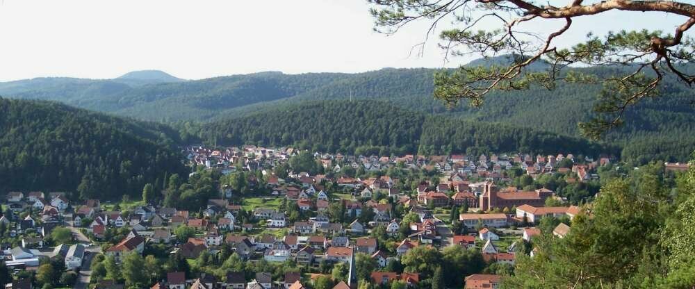 Blick auf Hauenstein vom Höhenweg