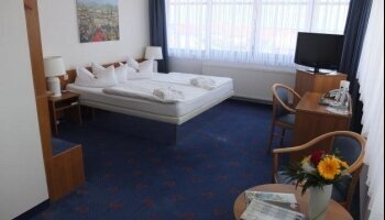 Wasserbettzimmer