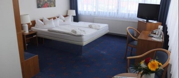 Wasserbettzimmer, Quelle: KIM Hotel Dresden